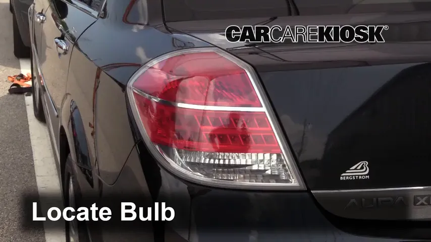 2009 Saturn Aura XR 3.6L V6 Luces Luz trasera (reemplazar foco)